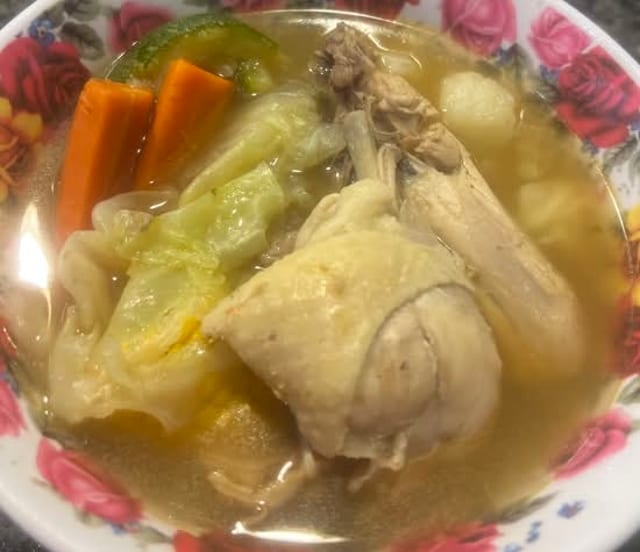 Caldo De Pollo.