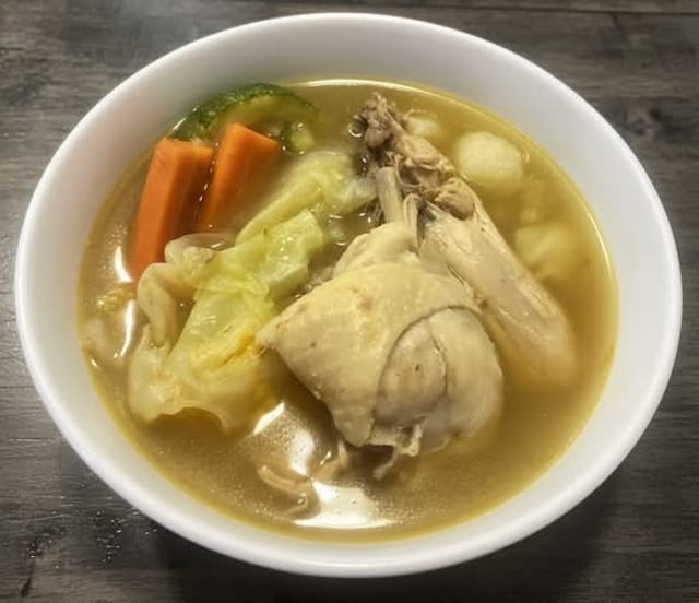 Caldo De Pollo.